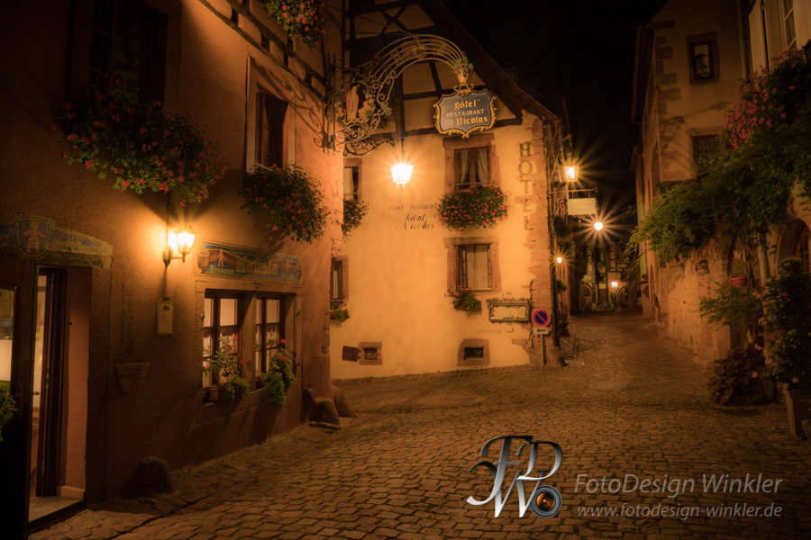 Impressionen aus Riquewihr bei Nacht