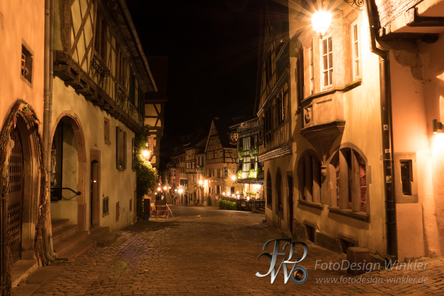 Impressionen aus Riquewihr bei Nacht