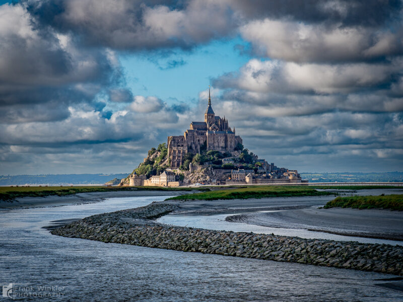 Le Mont-Saint-Michel ist eine französische Gemeinde mit 27 Einwohnern (Stand 1. Januar 2020) im Département Manche in der Region Normandie.